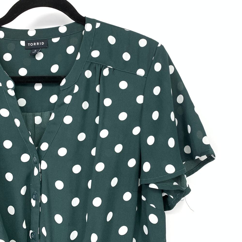 Torrid Tie Front Flutter Short Sleeve Blouse Womens Sz 0X Green White Polka Dot - Picture 3 of 6